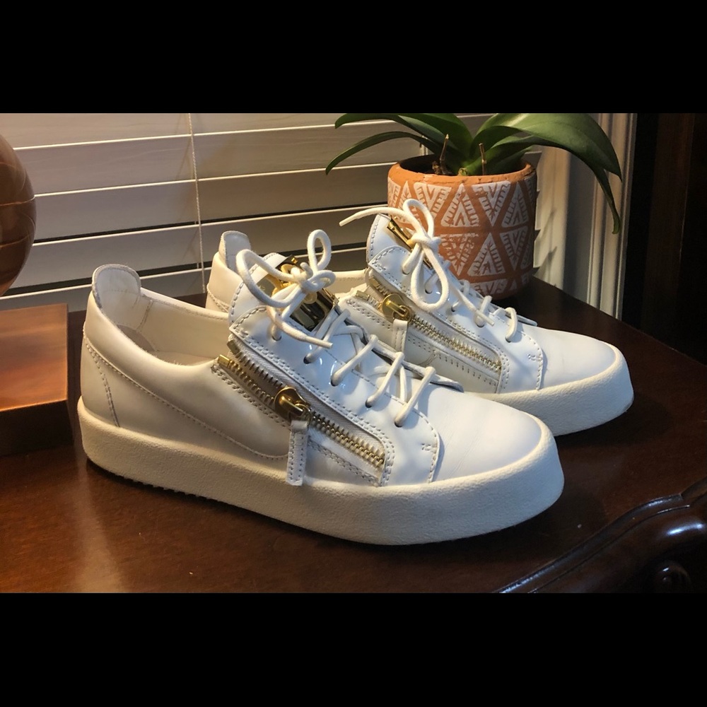 ❌❌❌White and Gold Women’s Giuseppe Zanotti Shoes❌❌❌ - Picture 9 of 10